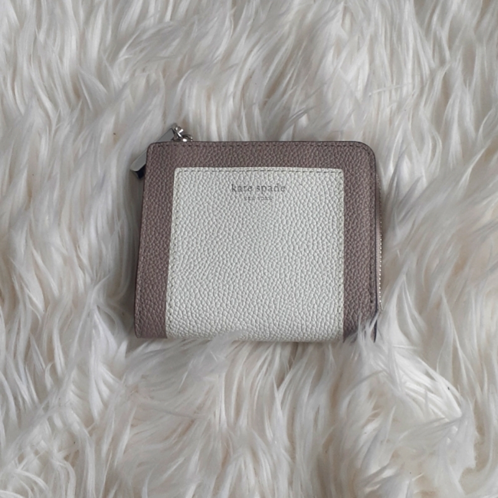 Kate Spade NY Margaux Small Bitfold Wallet Gray & White